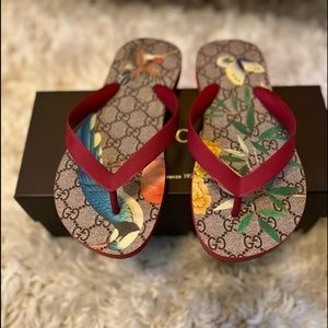 Gucci flip flops